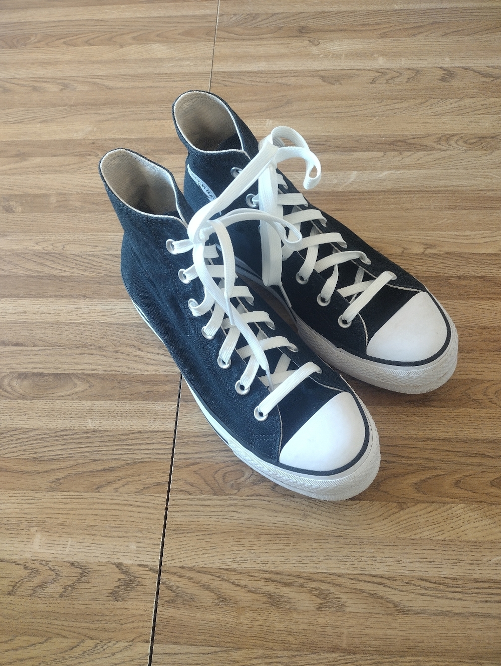 Women's Size 9.5 Converse Chuck Taylor All Star Lift Platform Canvas Sneakers